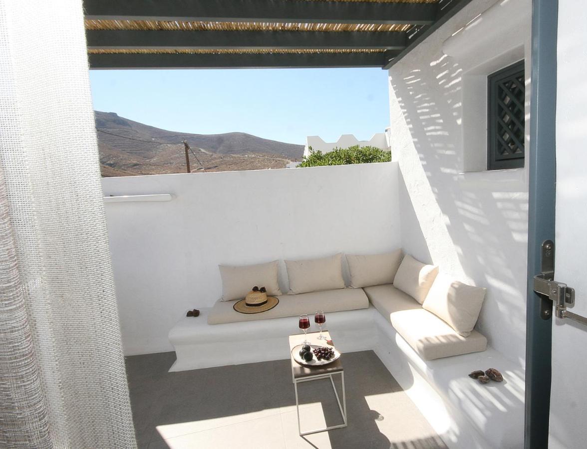 5 Traditional Suites Livadi  Exteriör bild