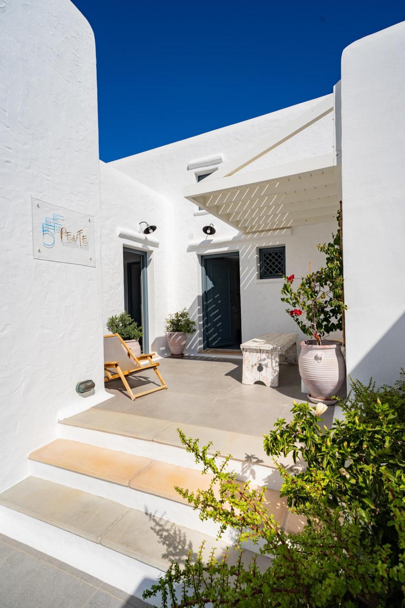 5 Traditional Suites Livadi  Exteriör bild
