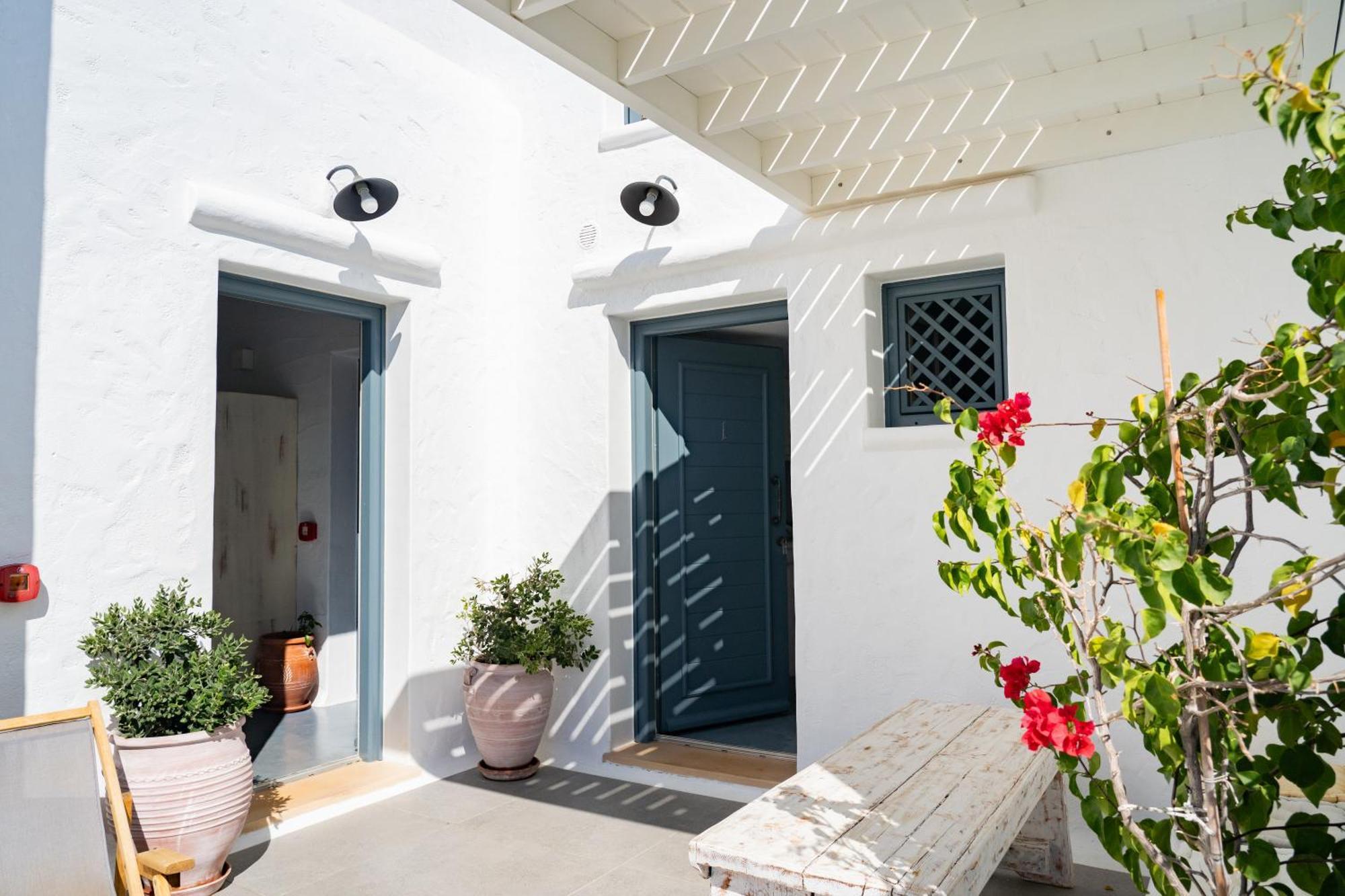 5 Traditional Suites Livadi  Exteriör bild