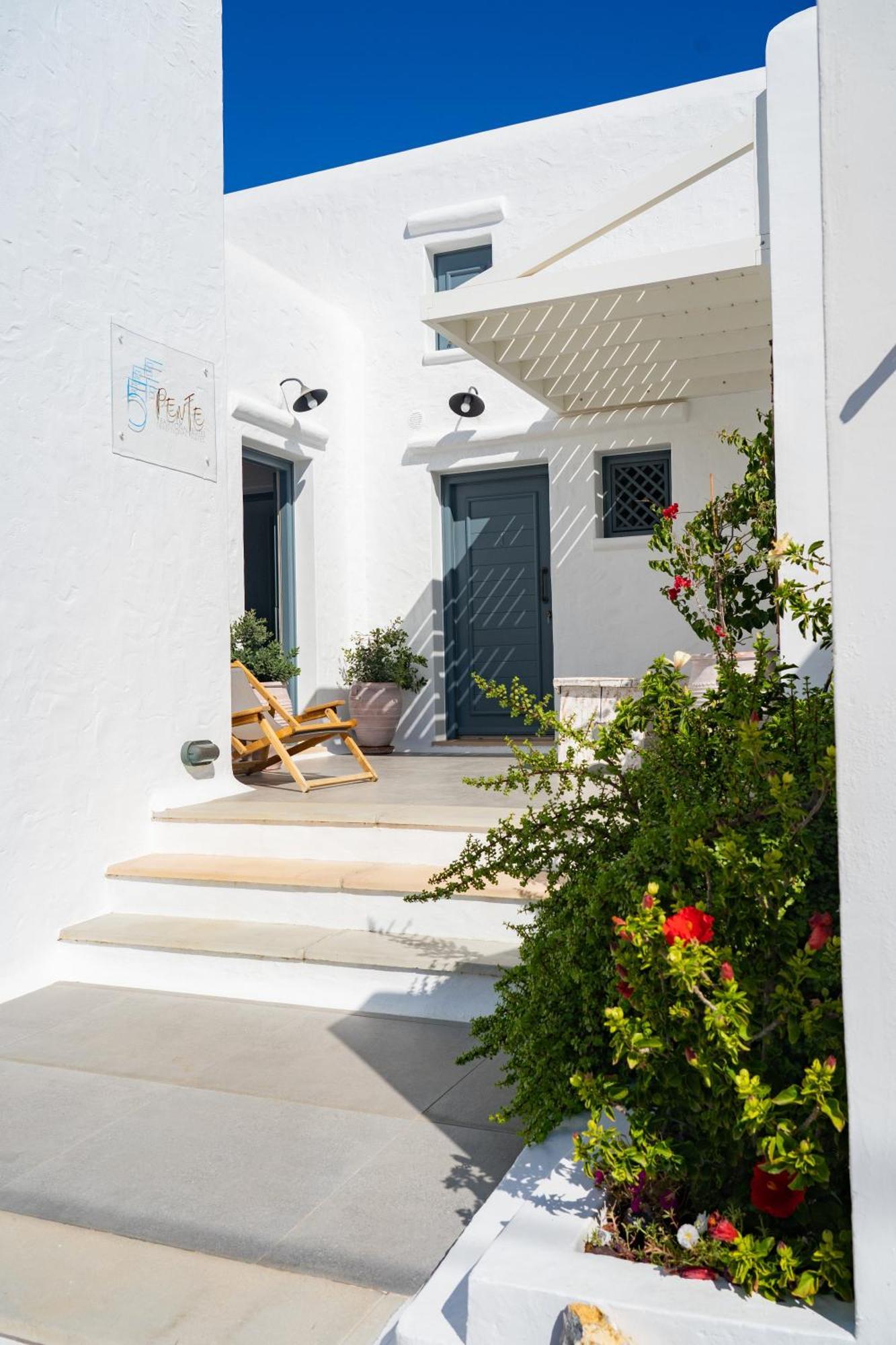 5 Traditional Suites Livadi  Exteriör bild