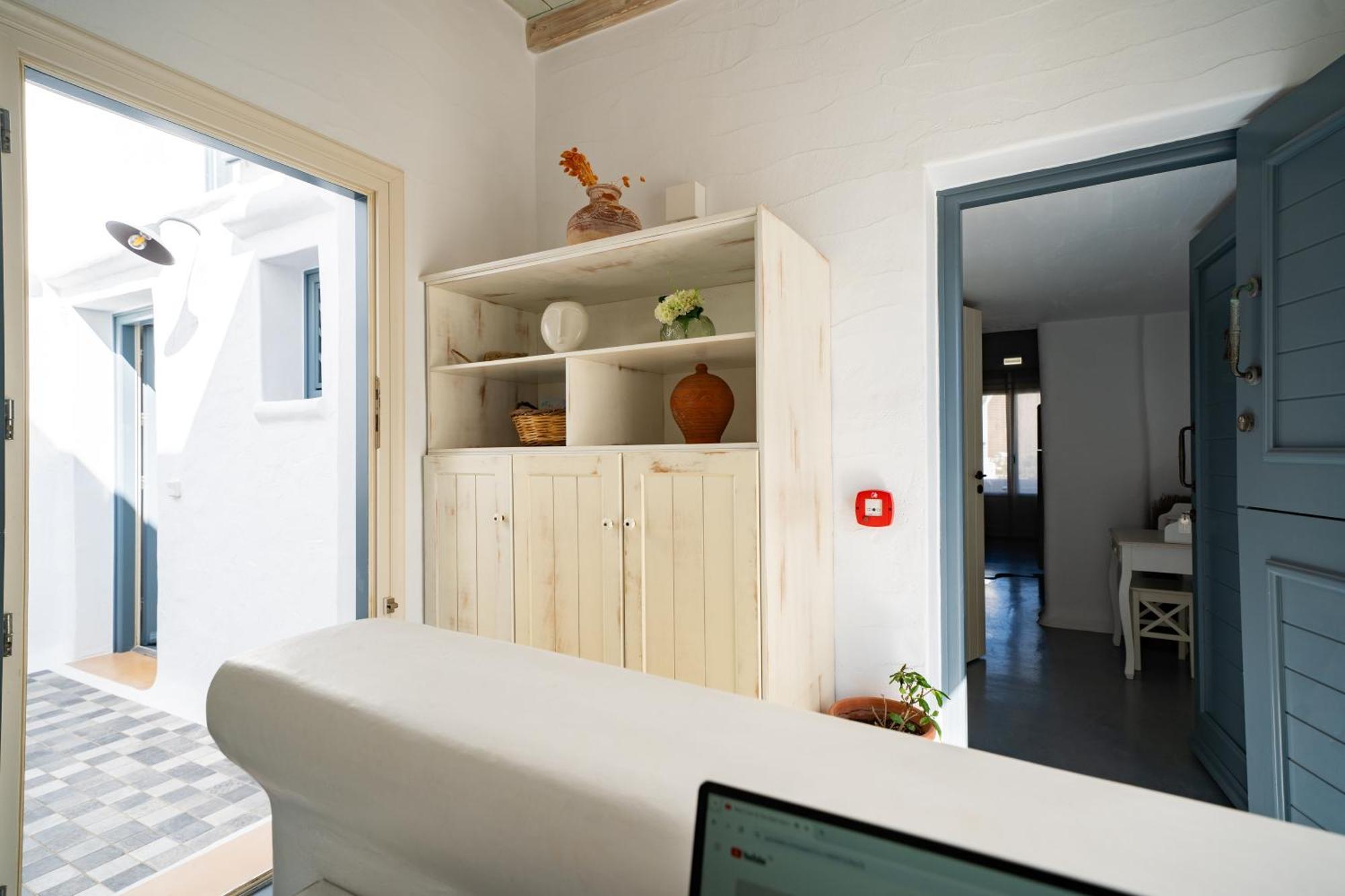 5 Traditional Suites Livadi  Exteriör bild