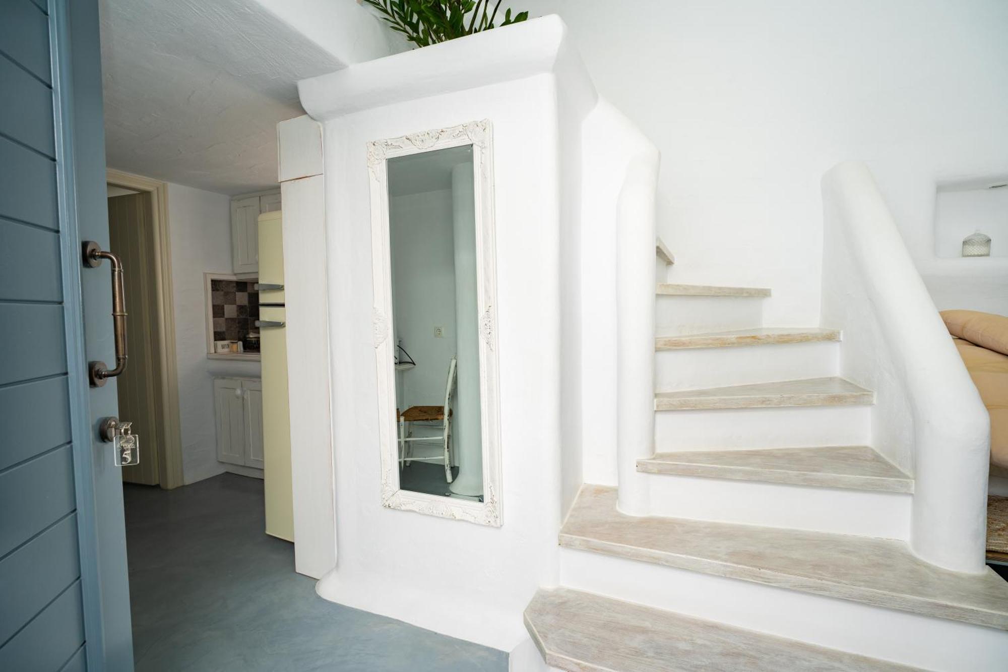 5 Traditional Suites Livadi  Exteriör bild